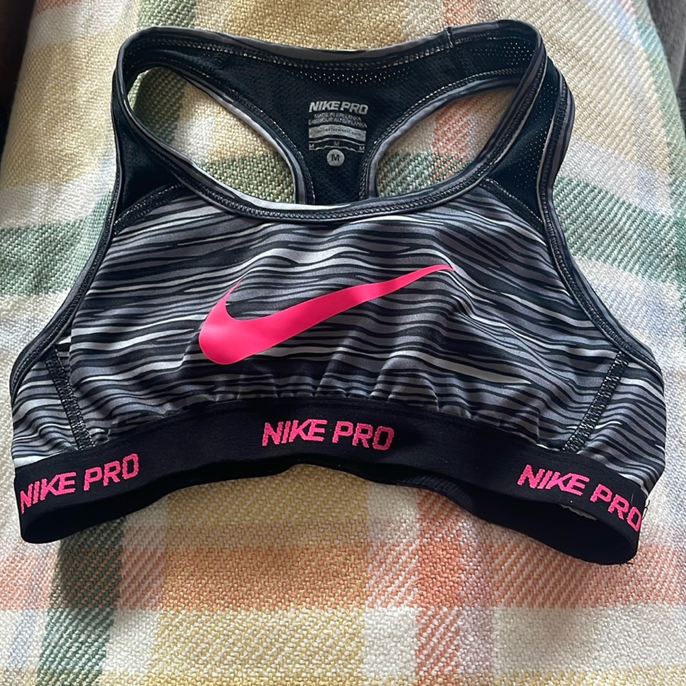Girls Nike pro top